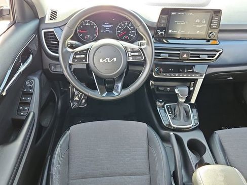 Used 2023 Kia Seltos S image 14