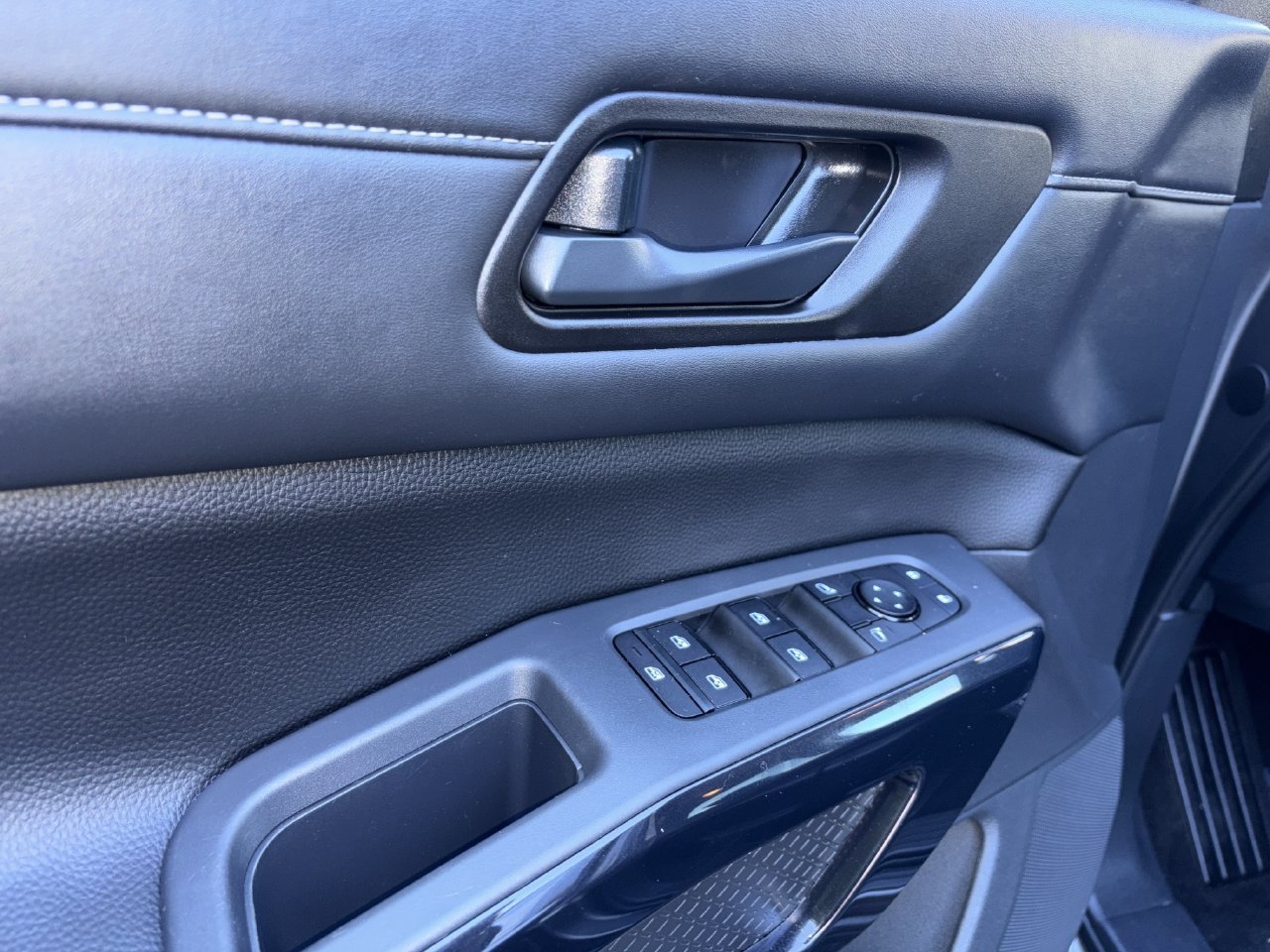 Certified 2025 Nissan Pathfinder S AWD/4WD image 23