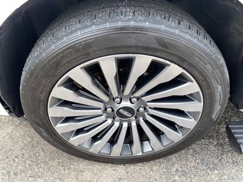 Used 2018 Lincoln Navigator L Reserve w/ Technology Package image 50