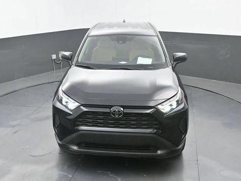 Used 2025 Toyota RAV4 LE FWD image 31