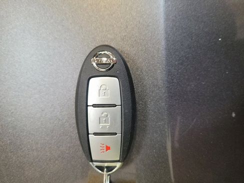 Used 2020 Nissan Rogue Sport SV FWD image 32