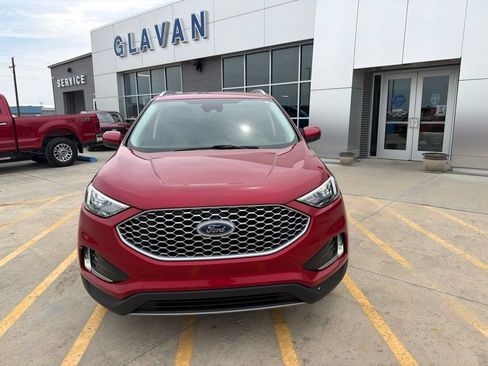 Used 2024 Ford Edge SEL w/ Convenience Package AWD/4WD image 2