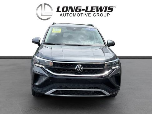 Certified 2024 Volkswagen Taos SE w/ Black Wheel Package FWD image 11