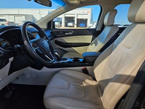 Used 2015 Ford Edge Titanium image 18