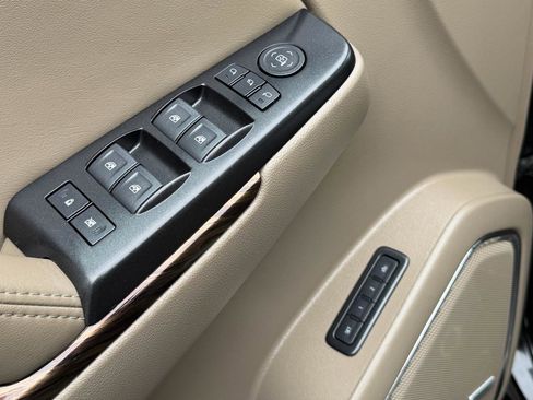 Used 2019 GMC Yukon XL SLT w/ Premium Edition image 10