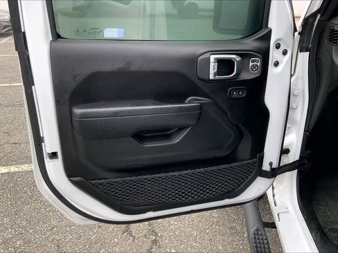 Used 2022 Jeep Gladiator Sport image 21