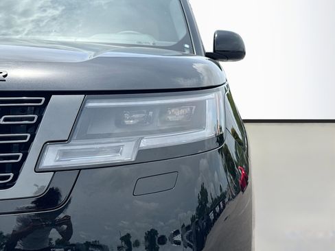 New 2026 Land Rover Range Rover Long Wheelbase SE AWD/4WD image 9