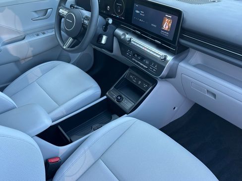 Used 2024 Hyundai Kona SE image 16