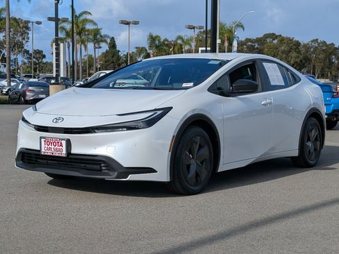 Used 2023 Toyota Prius LE image 11