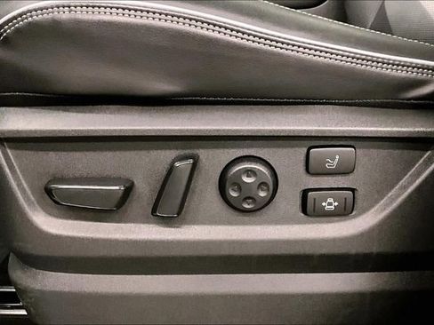 Used 2025 INFINITI QX80 Sensory image 32