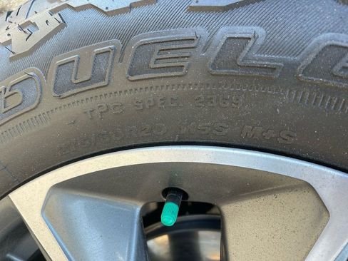 Used 2024 Chevrolet Silverado 1500 LT w/ Z71 Off-Road Package image 34