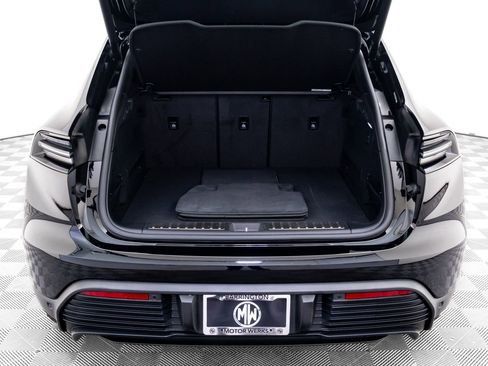 Certified 2025 Porsche Macan 4 Electric image 30