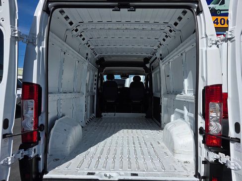 Used 2023 RAM ProMaster 2500 image 11