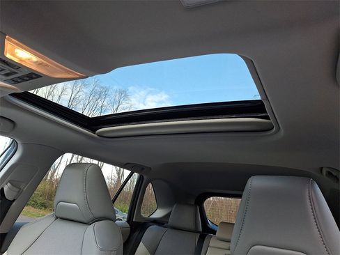 Used 2020 Toyota RAV4 Limited image 11