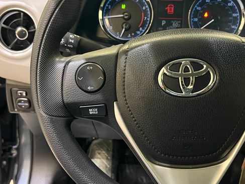 Used 2017 Toyota Corolla LE image 21