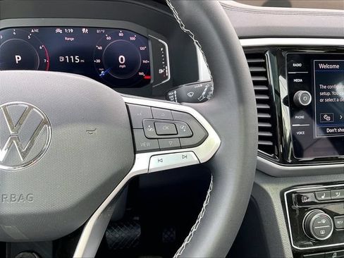 Used 2023 Volkswagen Atlas SE w/ Panoramic Sunroof Package AWD/4WD image 16