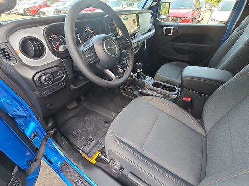 New 2025 Jeep Gladiator Sport image 16