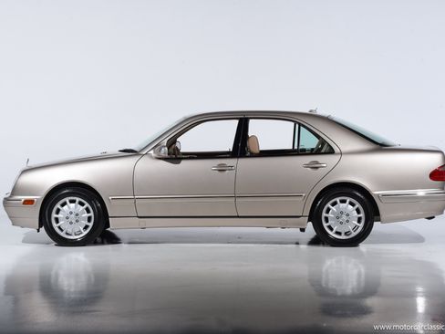 Used 2001 Mercedes-Benz E 320 Sedan image 7