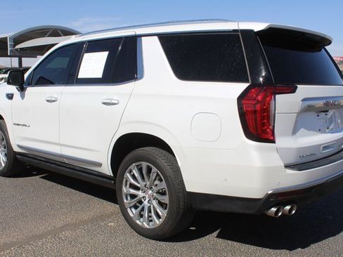 Used 2024 GMC Yukon Denali w/ Advanced Technology Package image 8