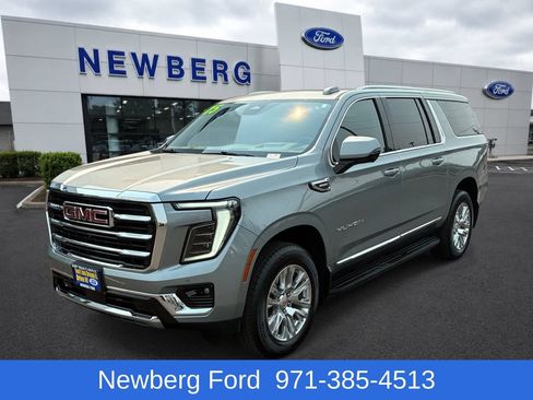 Used 2025 GMC Yukon XL Elevation w/ Elevation Premium Package AWD/4WD image 1