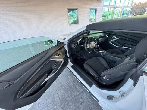 Used 2020 Chevrolet Camaro LT image 14