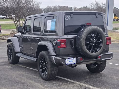 Used 2021 Jeep Wrangler Unlimited Sahara image 5