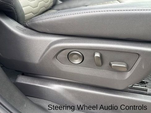 Used 2025 Chevrolet Silverado 1500 ZR2 image 31