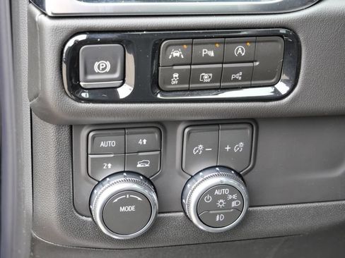 New 2026 GMC Yukon XL Denali w/ Sun & Power Step Package AWD/4WD image 46