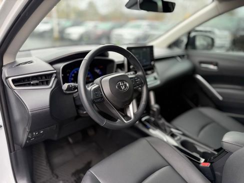 Certified 2022 Toyota Corolla Cross XLE w/ Convenience Package image 13