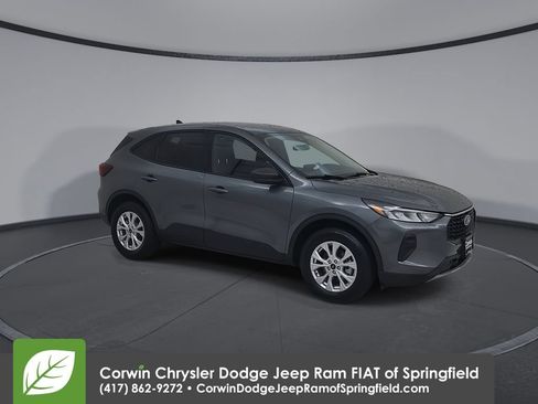 Used 2025 Ford Escape Active AWD/4WD image 2