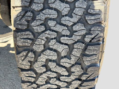 Used 2024 Jeep Wrangler Sport S image 39