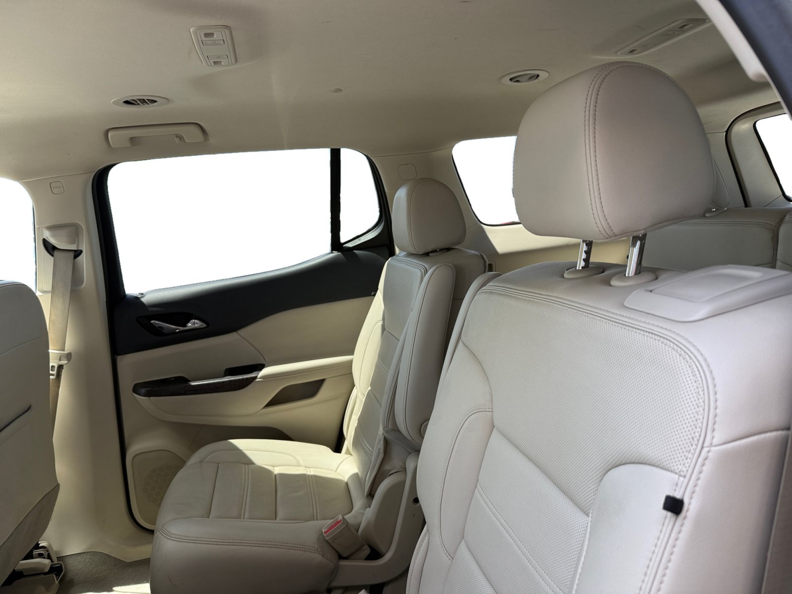 Used 2023 GMC Acadia Denali AWD/4WD image 11
