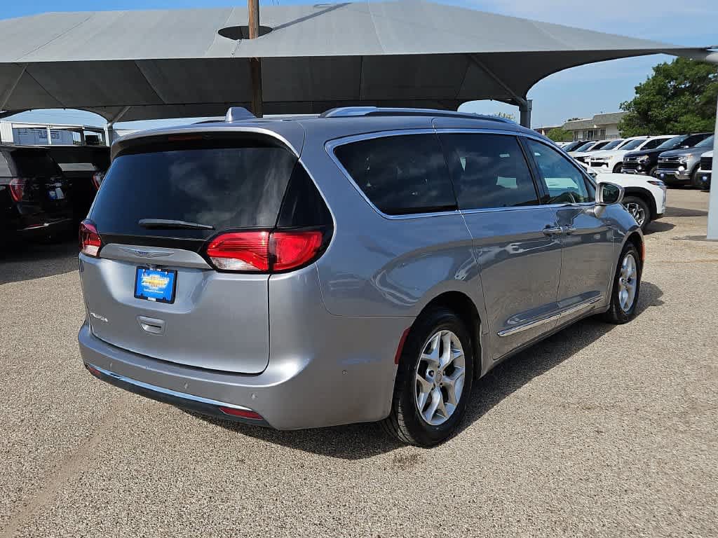 Used 2020 Chrysler Pacifica Touring-L Plus w/ Tire & Wheel Group FWD image 8
