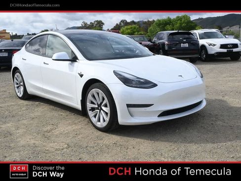 Used 2021 Tesla Model 3 Standard Range Plus RWD image 3