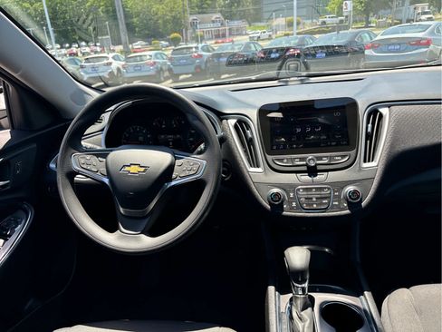 Certified 2022 Chevrolet Malibu LT FWD image 23