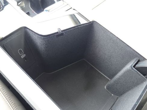 Used 2022 Volvo XC60 B5 Inscription w/ Advanced Package image 27