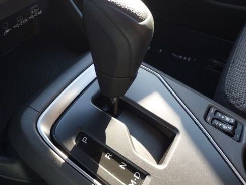 Used 2024 Subaru Crosstrek 2.0i Premium AWD/4WD image 19