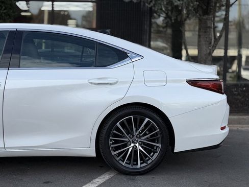 Used 2022 Lexus ES 350 w/ Premium Package image 11