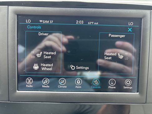 Used 2019 Chrysler Pacifica Touring-L FWD image 34