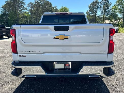 Used 2024 Chevrolet Silverado 1500 LTZ w/ LTZ Premium Package AWD/4WD image 7