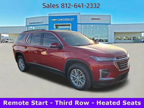 Used 2022 Chevrolet Traverse LT image 1