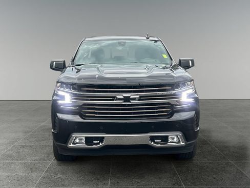 Used 2022 Chevrolet Silverado 1500 High Country w/ Technology Package AWD/4WD image 3