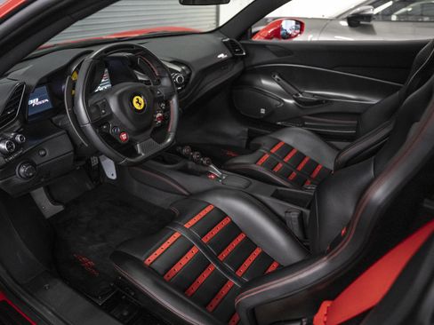 Used 2019 Ferrari 488 Pista Coupe RWD image 32