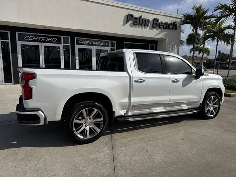 Used 2024 Chevrolet Silverado 1500 High Country w/ Technology Package AWD/4WD image 4