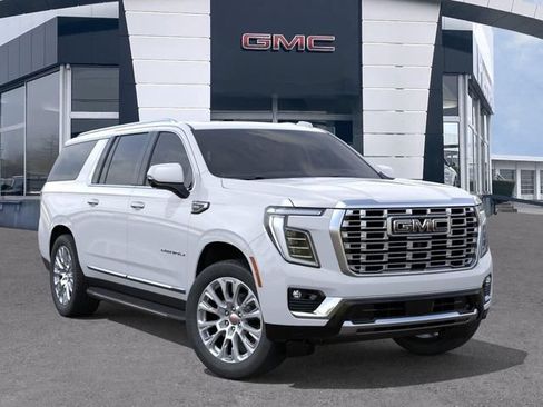 New 2026 GMC Yukon XL Denali w/ Advanced Technology Package AWD/4WD image 7