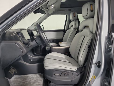 Used 2023 Rivian R1T Adventure image 20