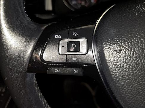 Used 2019 Volkswagen Atlas SE w/ Towing Package image 15