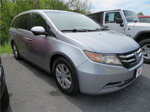 Used 2016 Honda Odyssey SE image 1