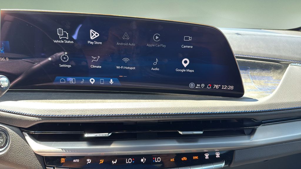 Certified 2025 Cadillac XT4 Sport w/ LPO, Onyx Lite Package AWD/4WD image 32