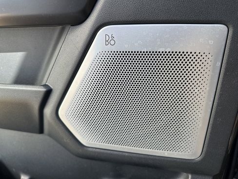 Used 2025 Ford F150 Lariat w/ Equipment Group 502A High image 8